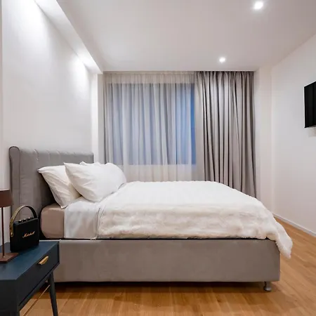 Luxury In Center شقة باري